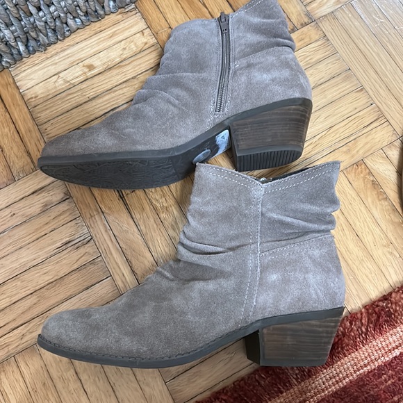 Me too Zaria slouchy gray booties - Picture 3 of 5